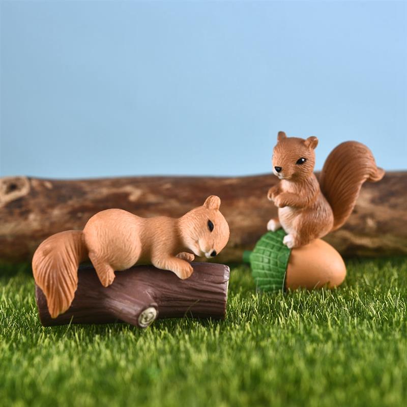 Lovely Squirrel Family Miniature (4 pcs)